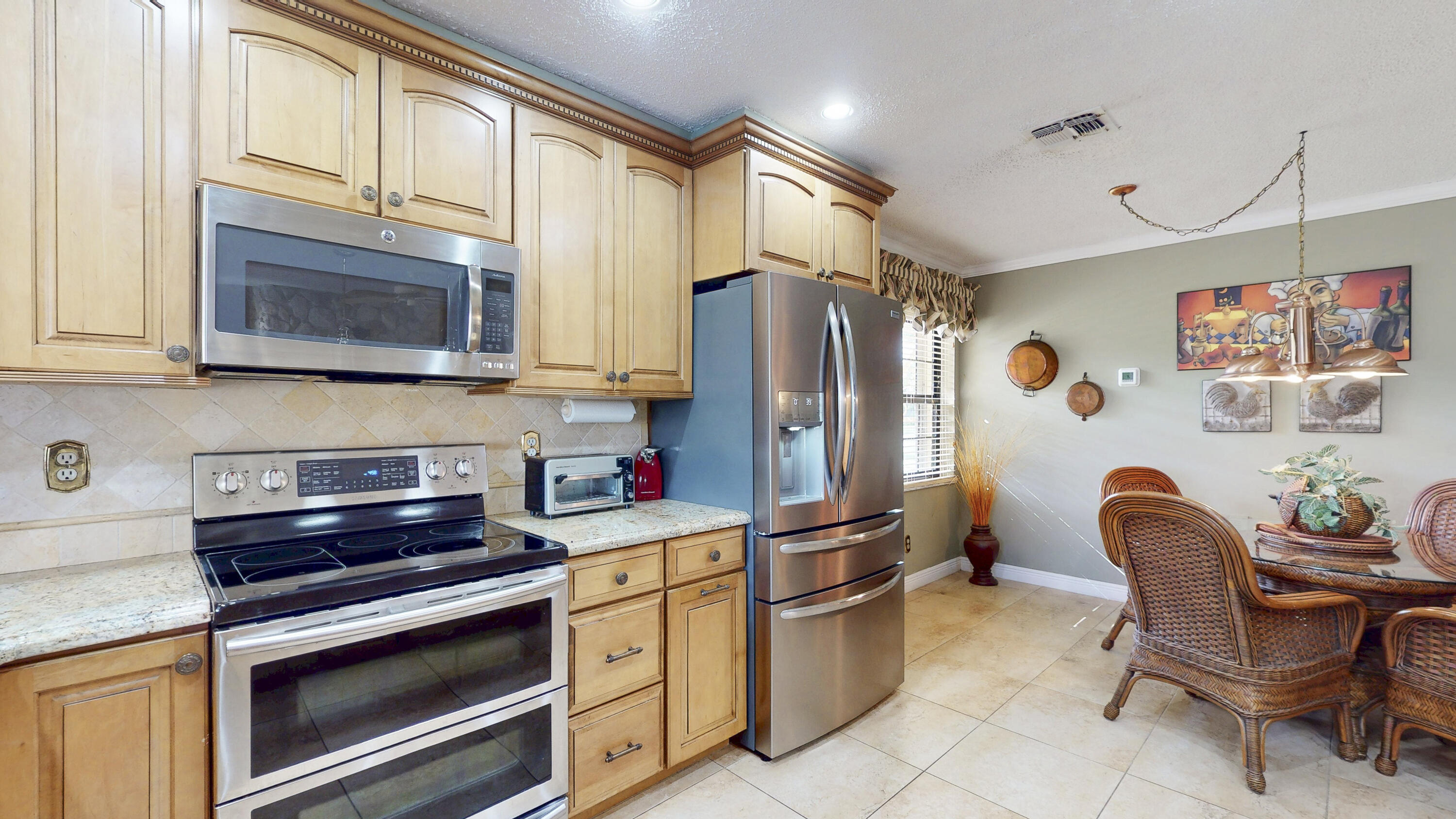 2025 Southeast Erwin Road Port St. Lucie, FL 34952 - Photo 19 of 76 iPixx_01_20
