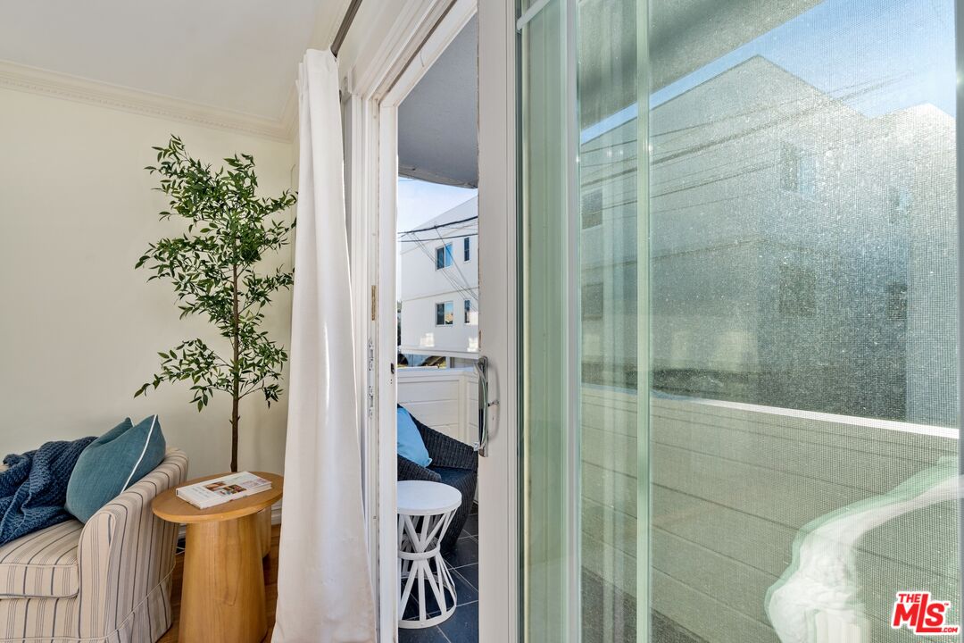 20 Ketch Street, Unit 1 Marina del Rey, CA 90292 - Photo 17 of 37