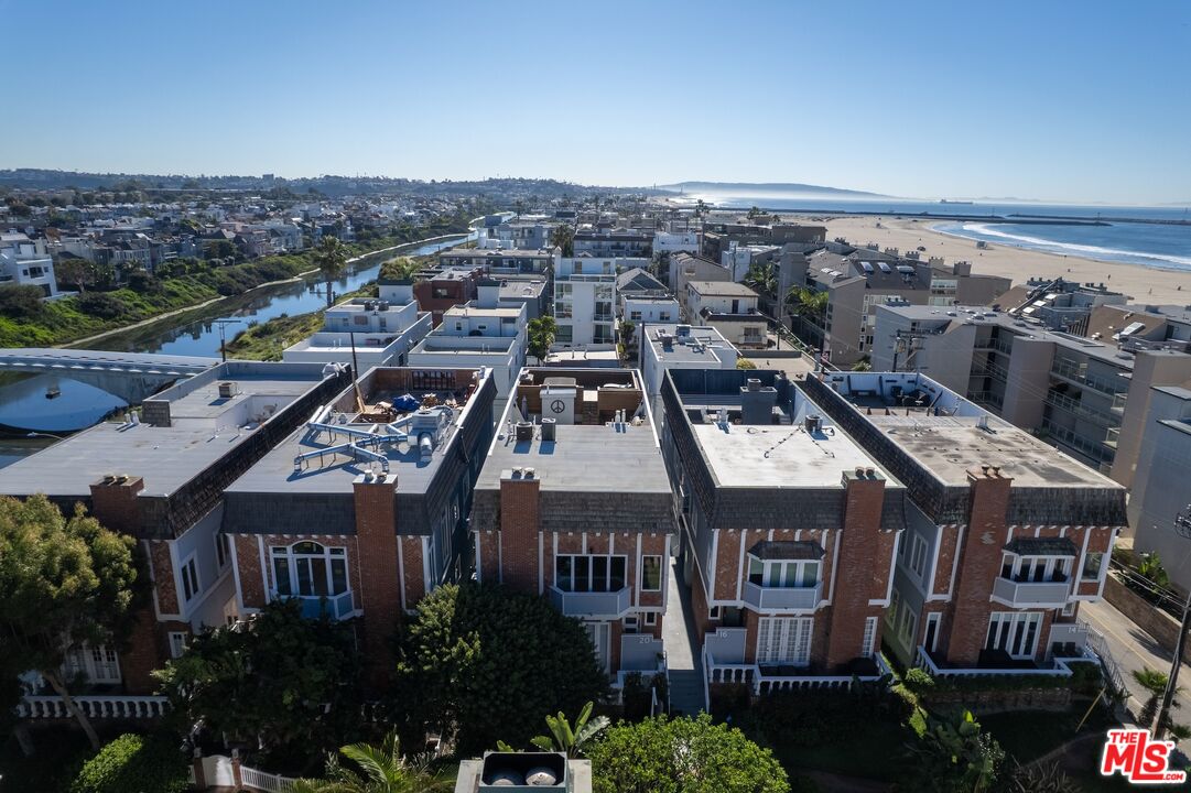 20 Ketch Street, Unit 1 Marina del Rey, CA 90292 - Photo 36 of 37