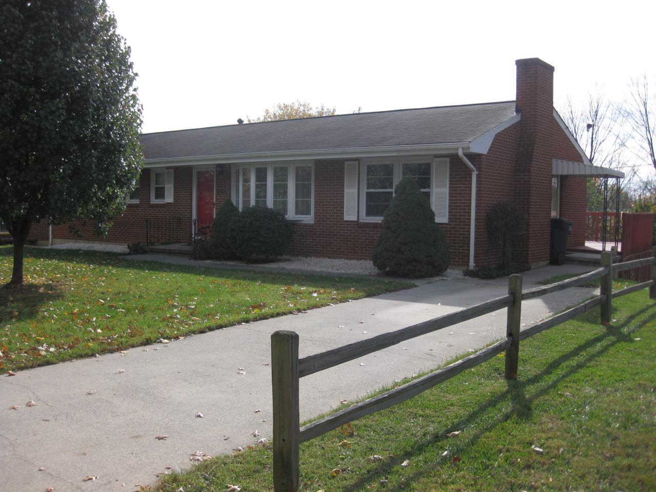 601 Magnolia Road Roanoke, VA 24019 - Photo 1 of 17 Front