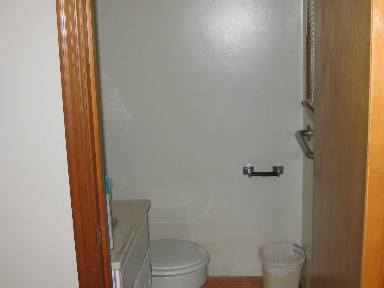 601 Magnolia Road Roanoke, VA 24019 - Photo 12 of 17 Half Bath