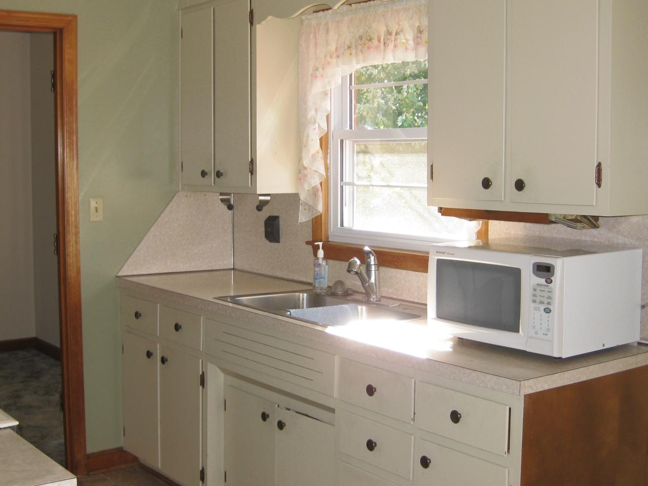 601 Magnolia Road Roanoke, VA 24019 - Photo 4 of 17 Kitchen