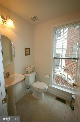 9253 Laurel Ridge Crossing Road Lorton, VA 22079 - Photo 14 of 27 Powder Room