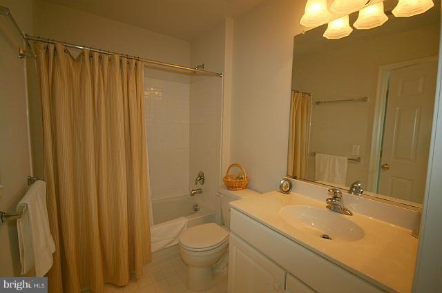 9253 Laurel Ridge Crossing Road Lorton, VA 22079 - Photo 15 of 27 Bath 2