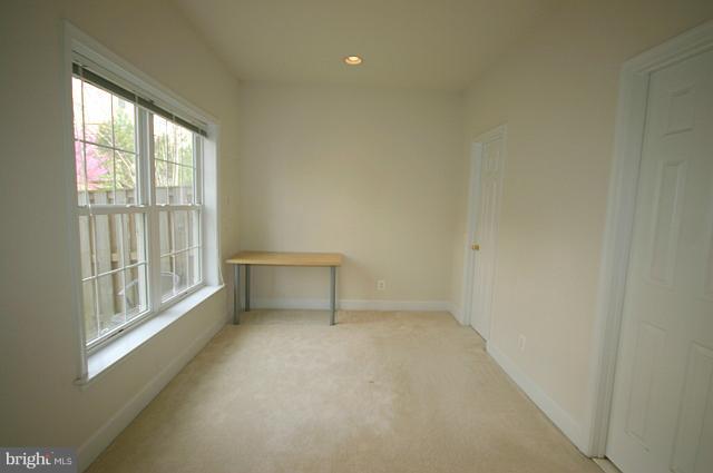 9253 Laurel Ridge Crossing Road Lorton, VA 22079 - Photo 16 of 27 Bedroom 4