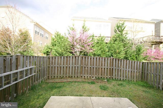 9253 Laurel Ridge Crossing Road Lorton, VA 22079 - Photo 22 of 27 Backyard