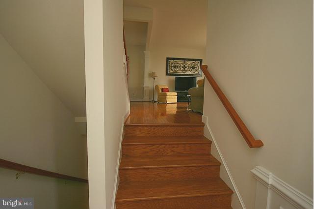 9253 Laurel Ridge Crossing Road Lorton, VA 22079 - Photo 7 of 27 Foyer