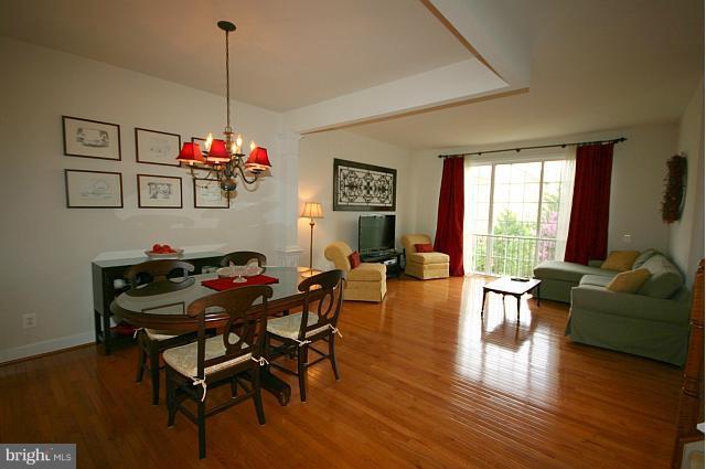 9253 Laurel Ridge Crossing Road Lorton, VA 22079 - Photo 8 of 27 Living_Dining Room