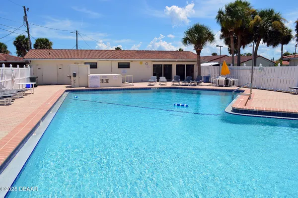 a view of a tennis court