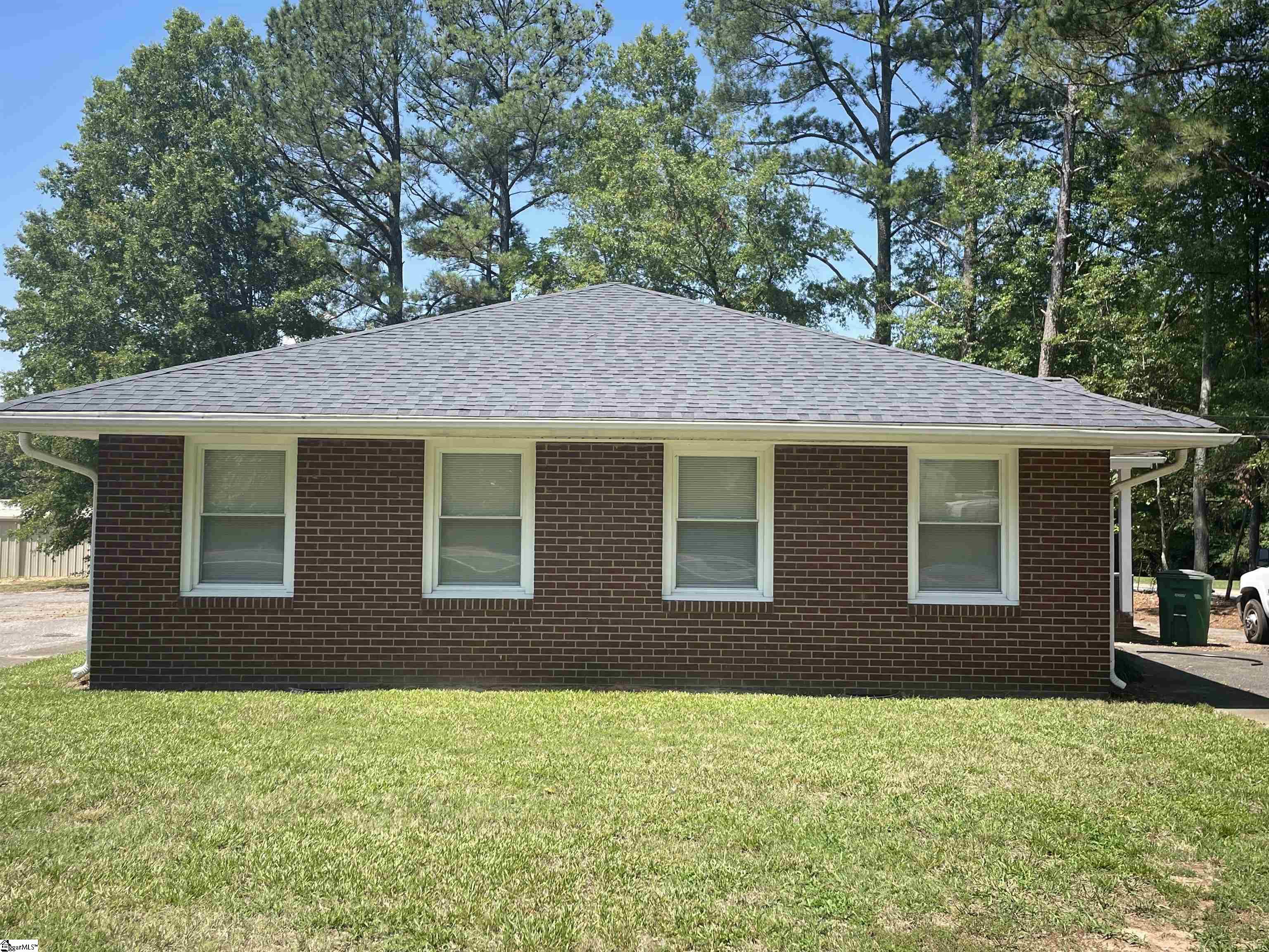 203 North Hamilton Street Williamston, SC 29697 - Photo 2 of 14