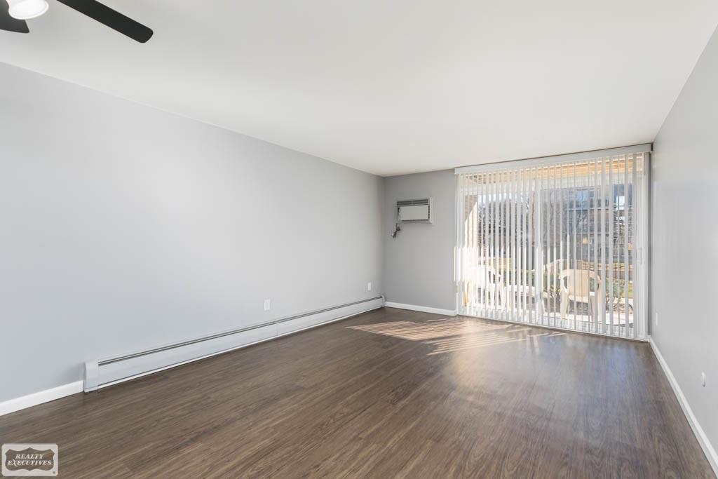 4917 Crooks Road Royal Oak, MI 48073 - Photo 7 of 20 31374573-6.JPG