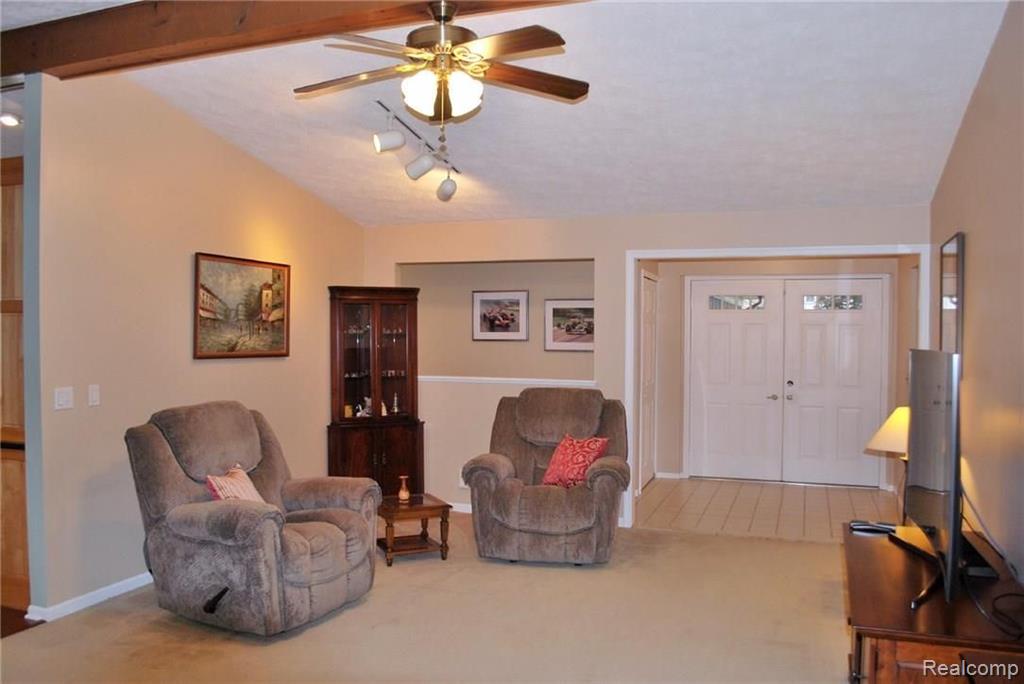 285 Slade Court Rochester Hills, MI 48307 - Photo 13 of 35