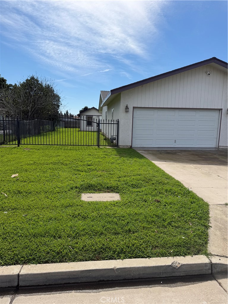 1056 East Alexander Avenue Merced, CA 95340 - Photo 4 of 36