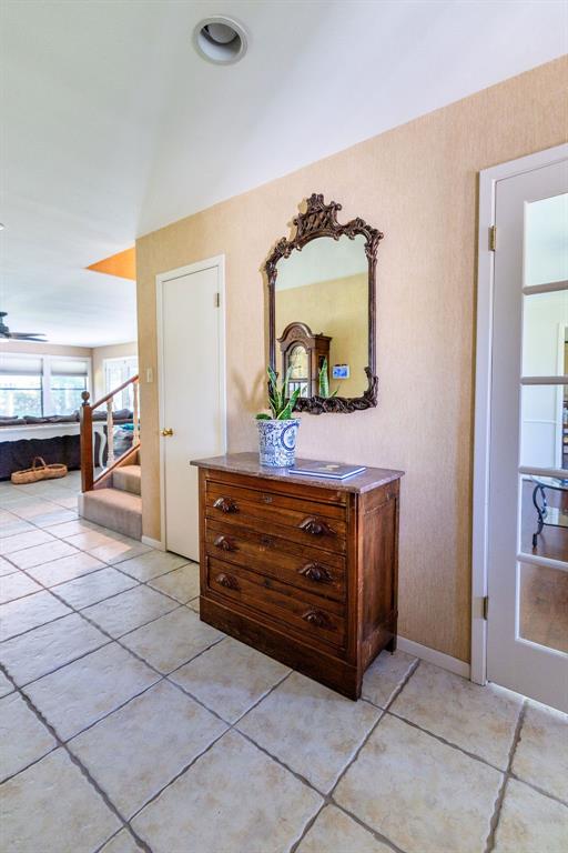 663 Coxs Oak Valley Road Waco, TX 76705 - Photo 5 of 40