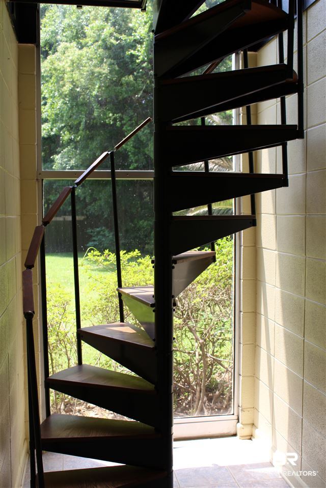 24770 County Road 20 Elberta, AL 36530 - Photo 16 of 20 Spiral Stairs