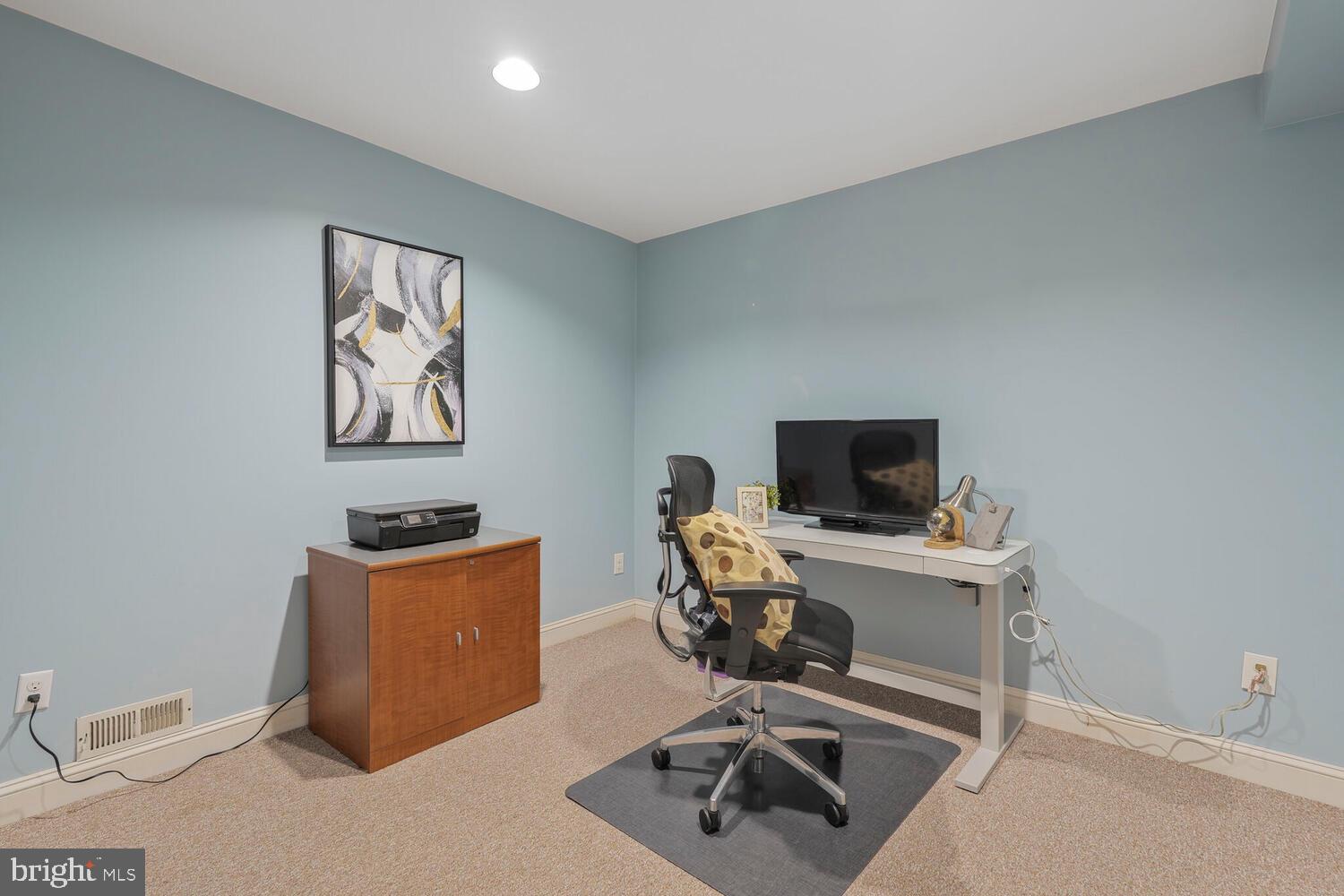 412 Underhill Place Alexandria, VA 22305 - Photo 28 of 45 a view of a workspace with furniture