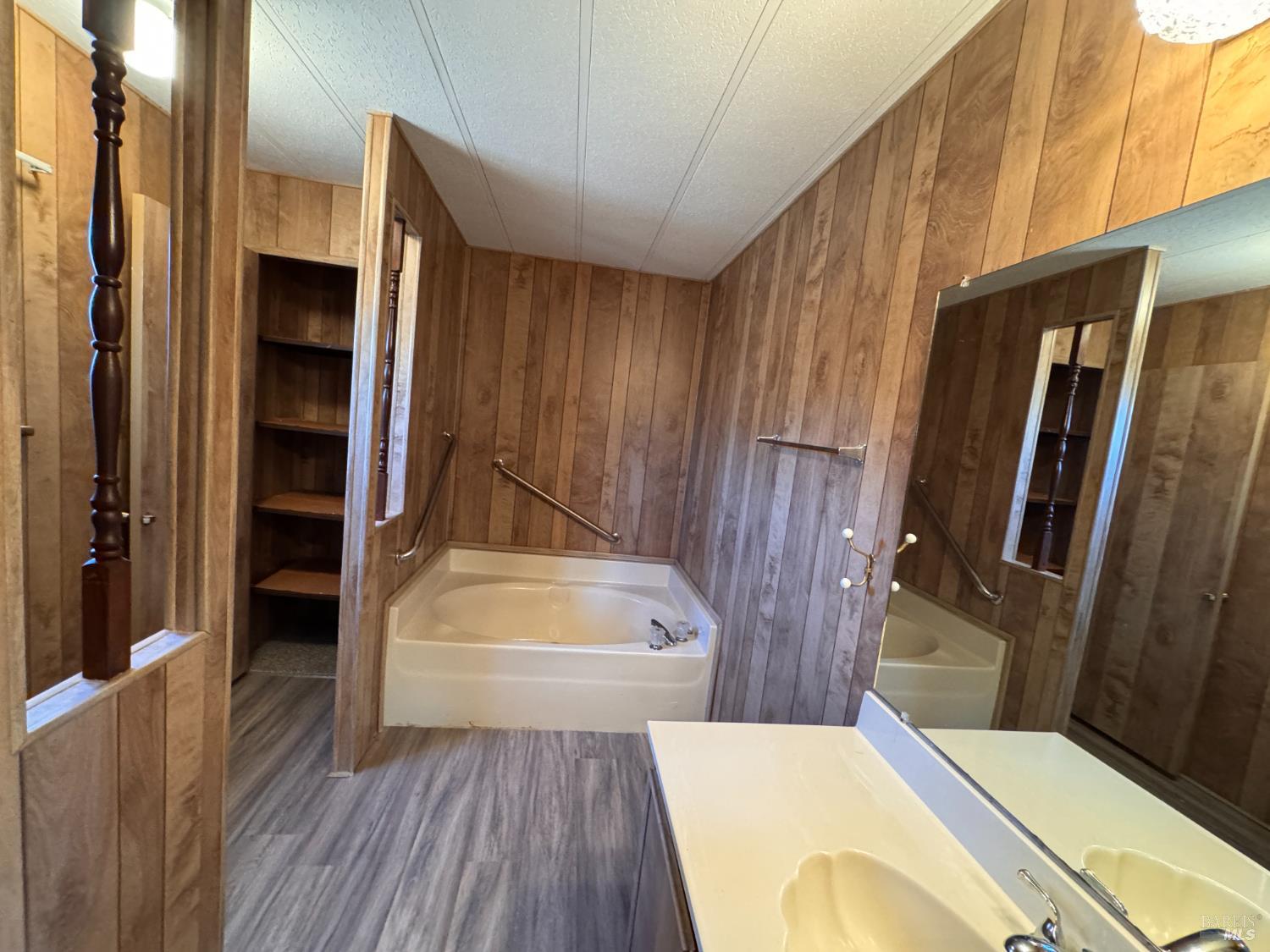 137 Bluestone Court Santa Rosa, CA 95409 - Photo 13 of 35 Primary Bath