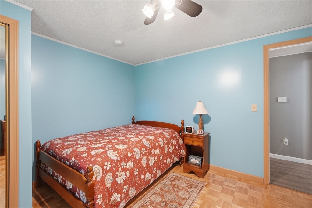 958 Parker Street Springfield, MA 01129 - Photo 12 of 34