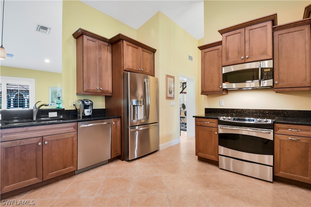 80 Logan Boulevard South Naples, FL 34119 - Photo 27 of 35