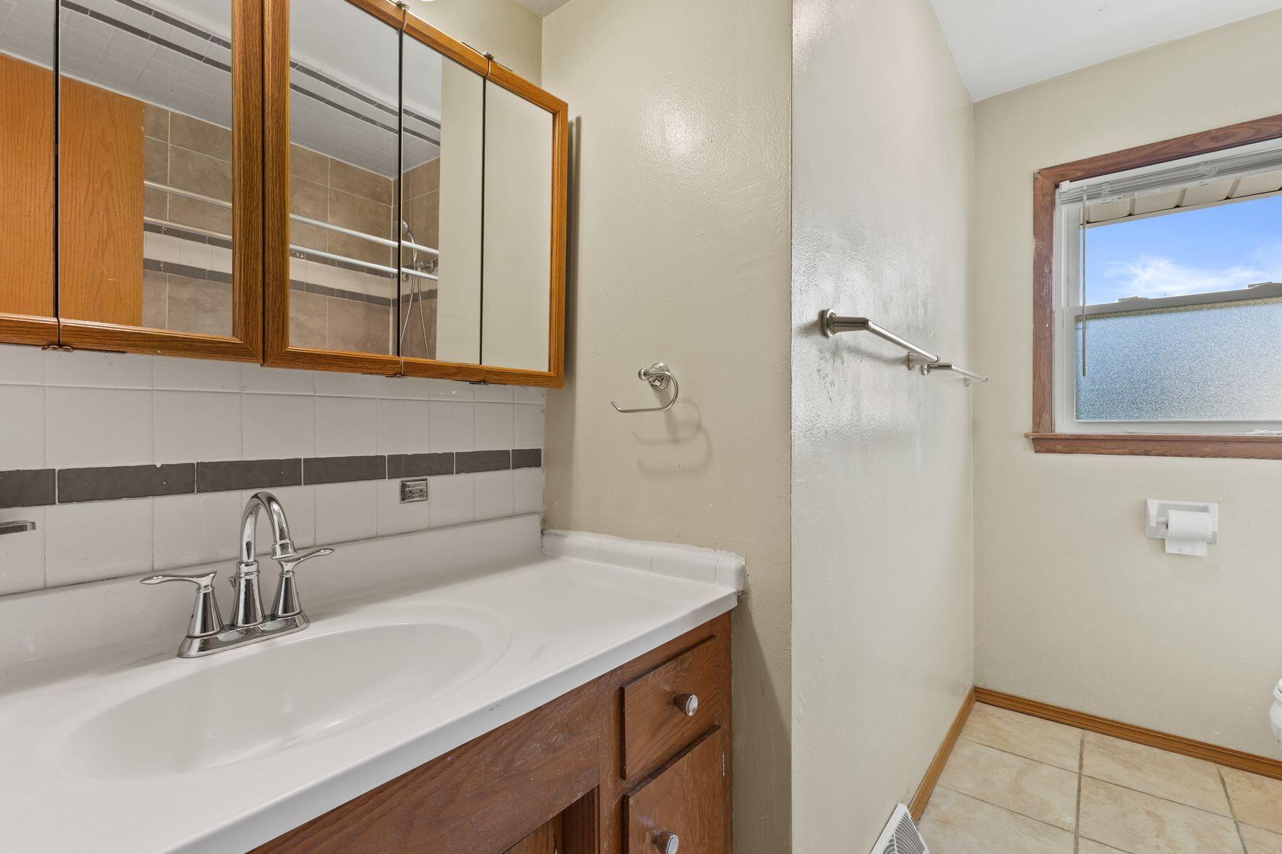 1101 Harmony Drive Racine, WI 53402 - Photo 13 of 21 Full Bath