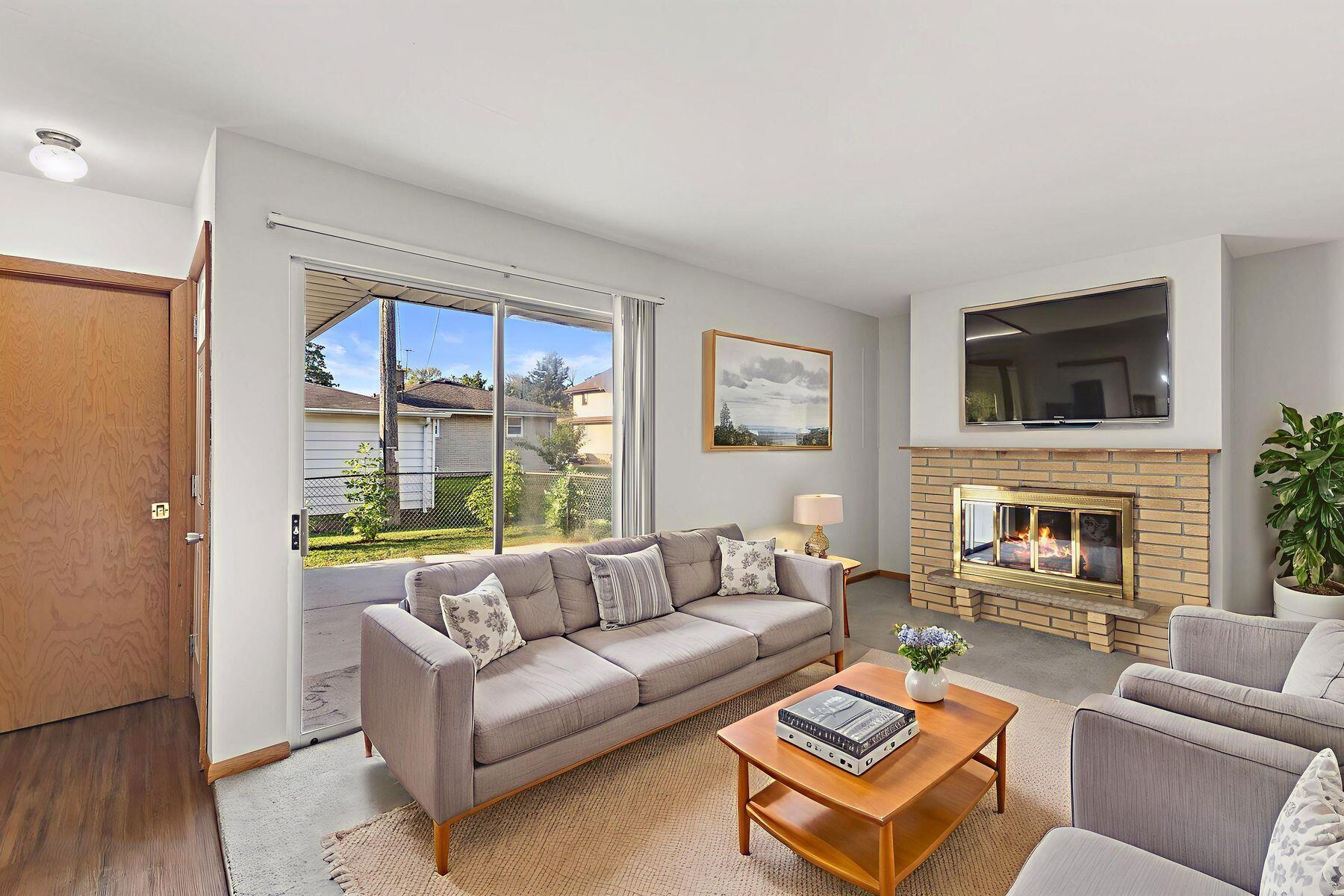 1101 Harmony Drive Racine, WI 53402 - Photo 7 of 21 Family Room w/ Natural Fireplace