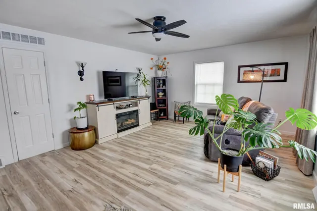 $137,000 | 904 West Vandever Street, Taylorville, IL 62568