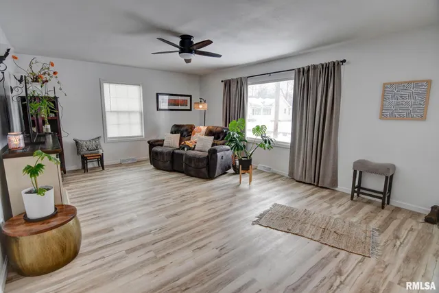 $137,000 | 904 West Vandever Street, Taylorville, IL 62568