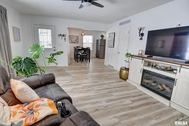 $137,000 | 904 West Vandever Street, Taylorville, IL 62568