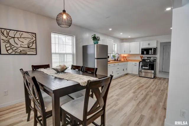 $137,000 | 904 West Vandever Street, Taylorville, IL 62568