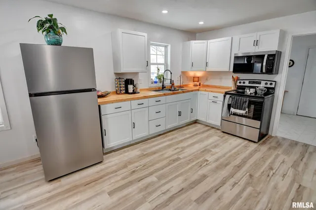 $137,000 | 904 West Vandever Street, Taylorville, IL 62568