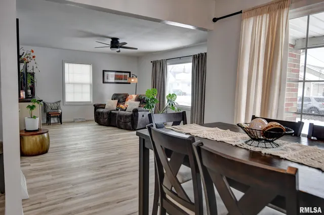 $137,000 | 904 West Vandever Street, Taylorville, IL 62568