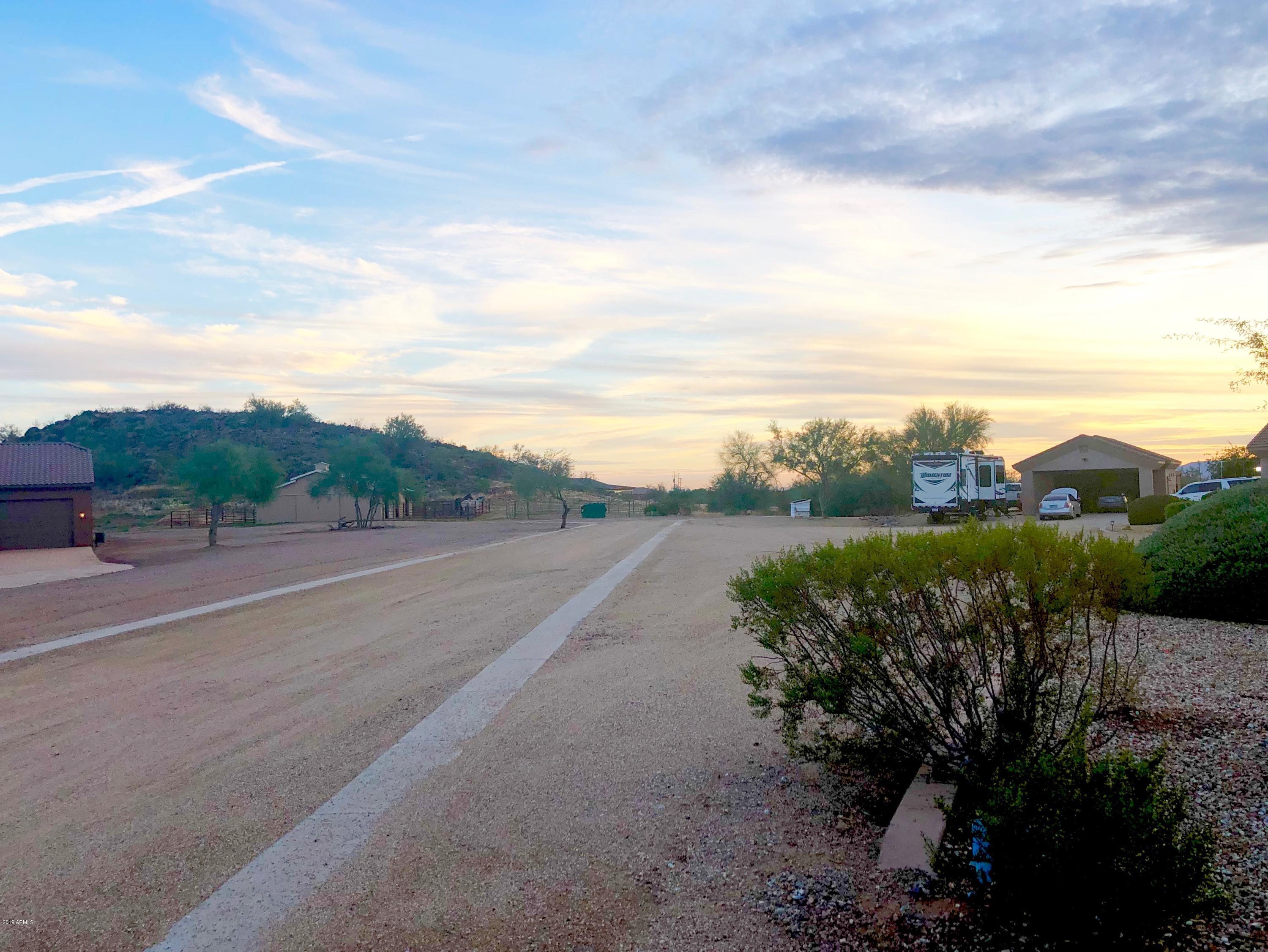 16150 West Peak View Road Surprise, AZ 85387 - Photo 3 of 17 IMG-4499