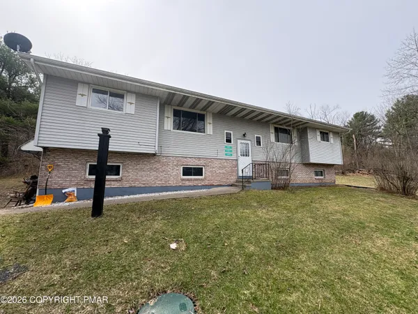 $1,450 | 219 Joy, Unit 201, Sciota, PA 18354