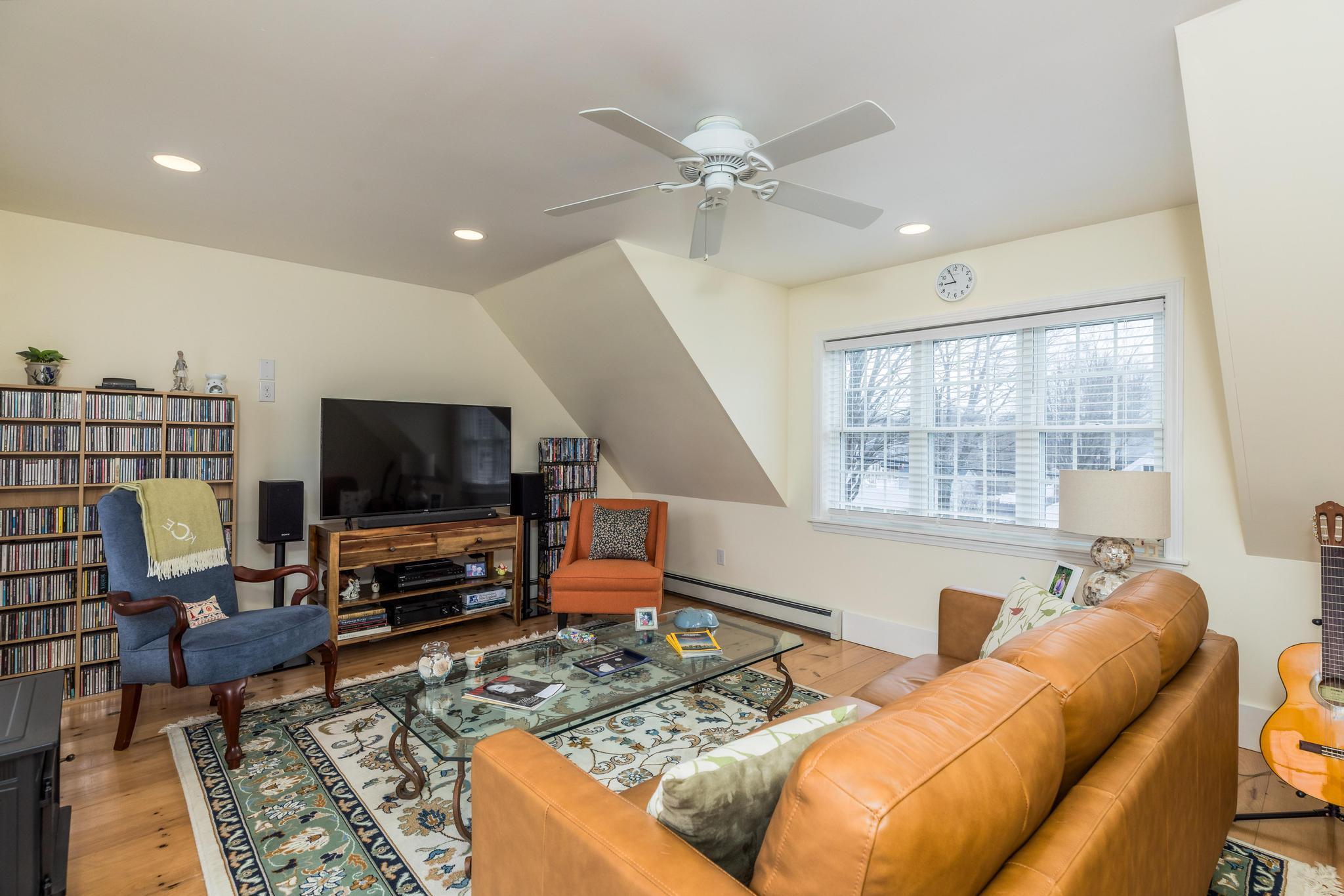 54 Goodwin Street South Berwick, ME 03908 - Photo 15 of 18 54 Goodwin St upsairs living 2