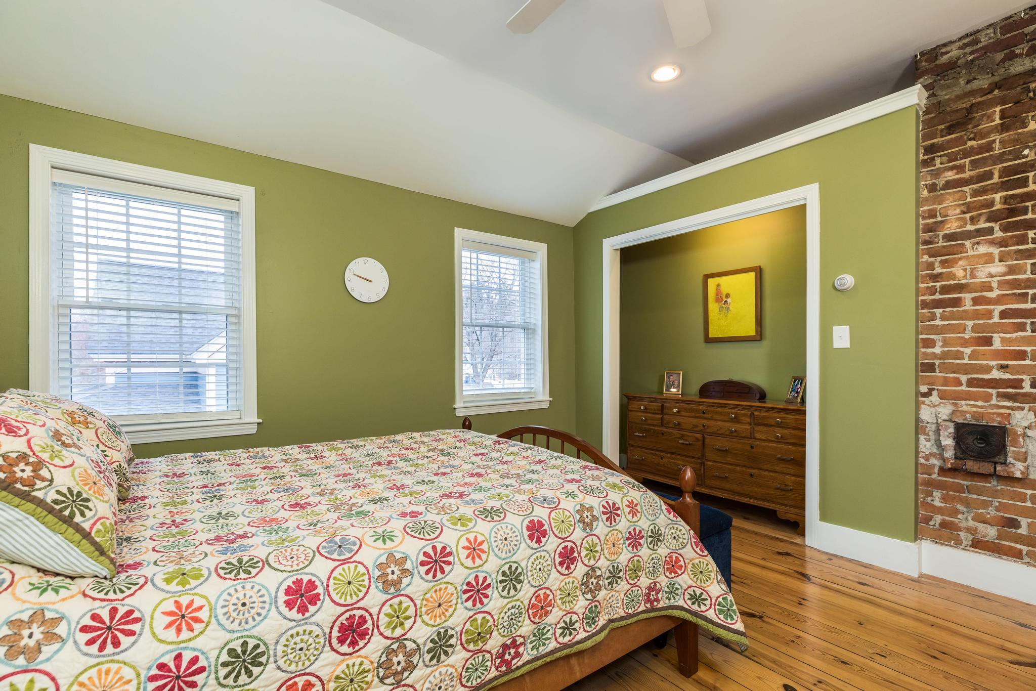 54 Goodwin Street South Berwick, ME 03908 - Photo 17 of 18 54 Goodwin St upstairs bed 2