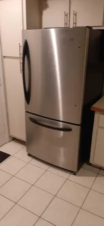 a close view of a refrigerator in a kitchen
