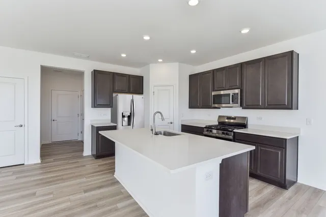 $3,100 | 15238 South Hepworth Place, Plainfield, IL 60544