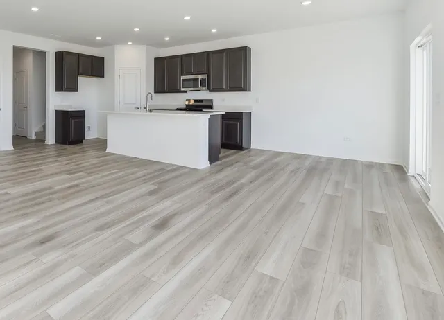 $3,100 | 15238 South Hepworth Place, Plainfield, IL 60544