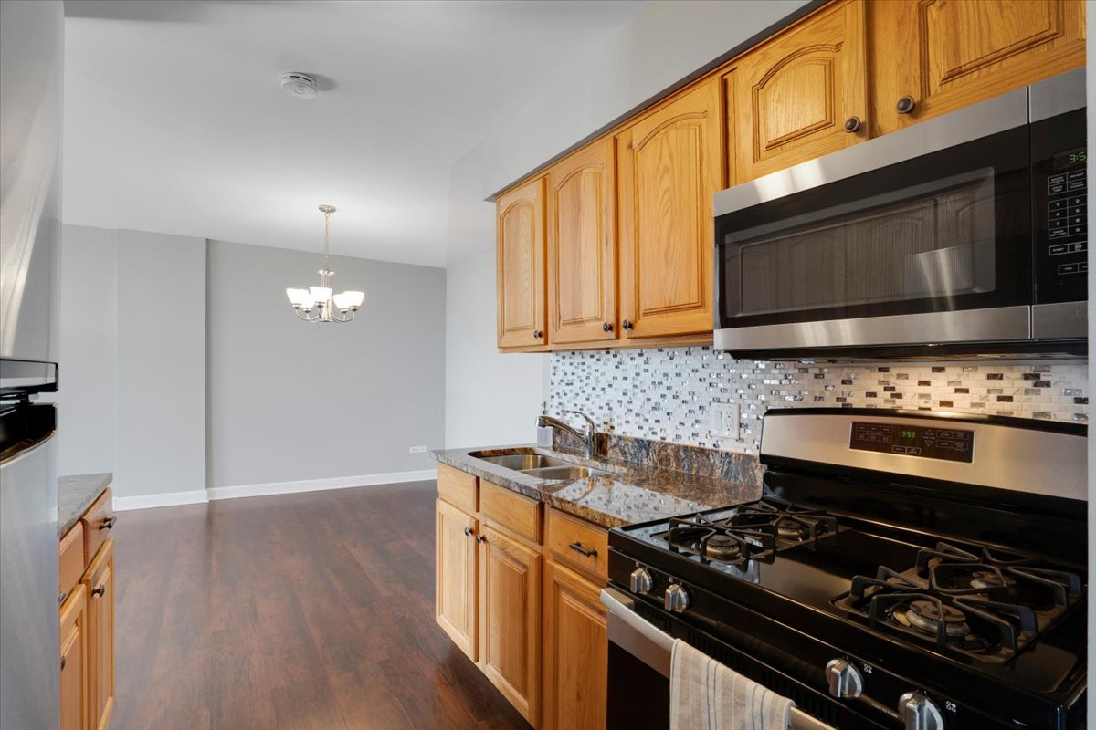 20 North Tower Road, Unit 6D Oak Brook, IL 60523 - Photo 11 of 28 Gallery Image 11