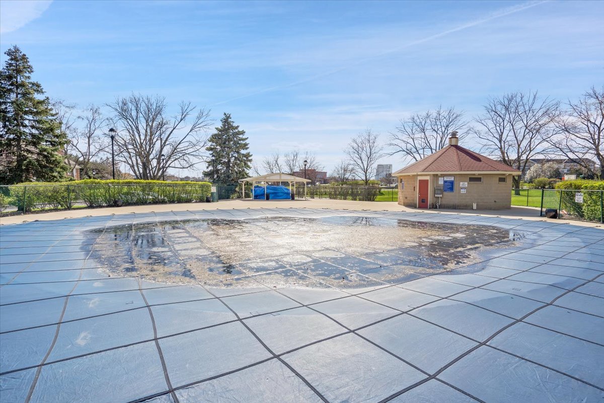 20 North Tower Road, Unit 6D Oak Brook, IL 60523 - Photo 26 of 28 Gallery Image 26