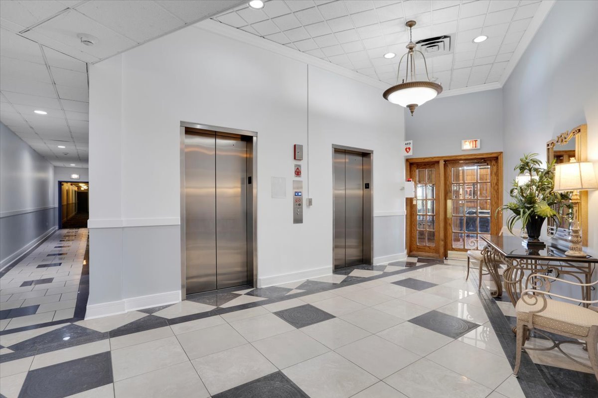 20 North Tower Road, Unit 6D Oak Brook, IL 60523 - Photo 28 of 28 Gallery Image 28