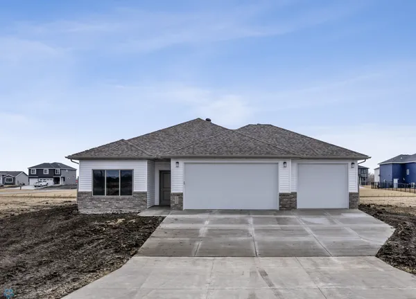 $399,900 | 10218 73rd Street South, Horace, ND 58047