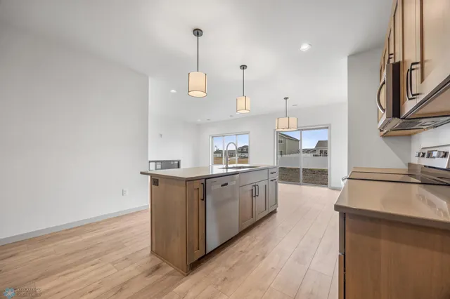 $399,900 | 10218 73rd Street South, Horace, ND 58047