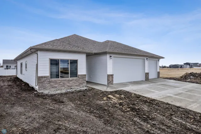 $399,900 | 10218 73rd Street South, Horace, ND 58047
