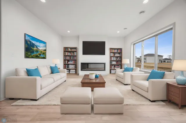 $399,900 | 10218 73rd Street South, Horace, ND 58047