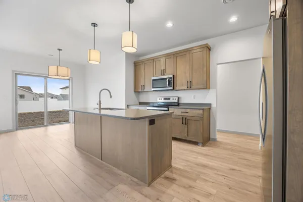 $399,900 | 10218 73rd Street South, Horace, ND 58047