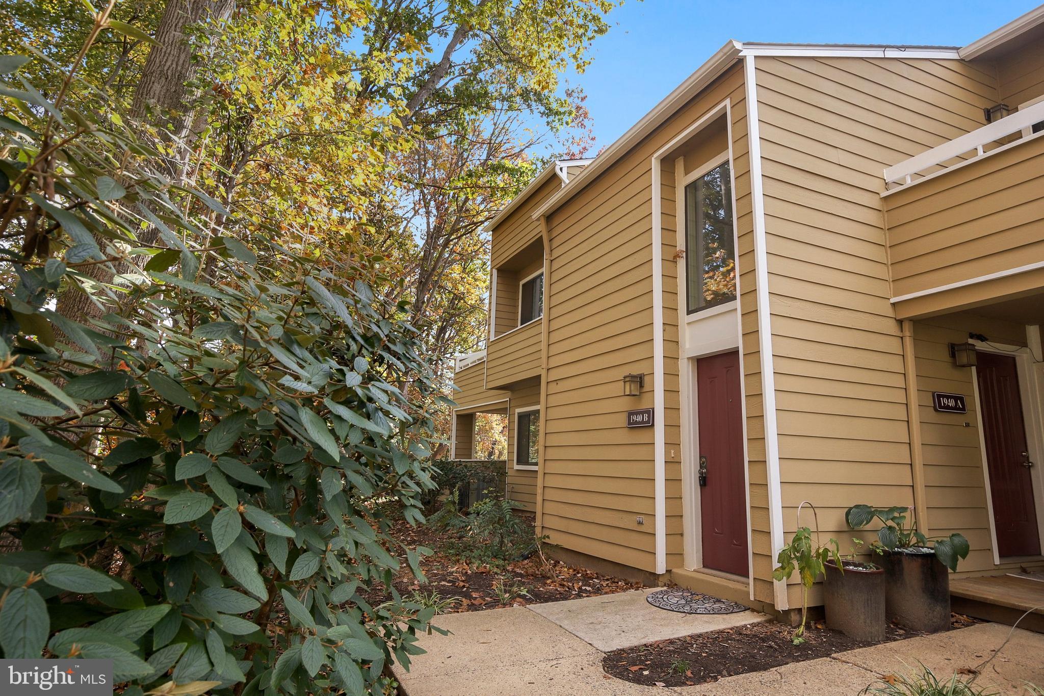 1940 Villaridge Drive Reston, VA 20191 - Photo 1 of 37 Gallery Image 1