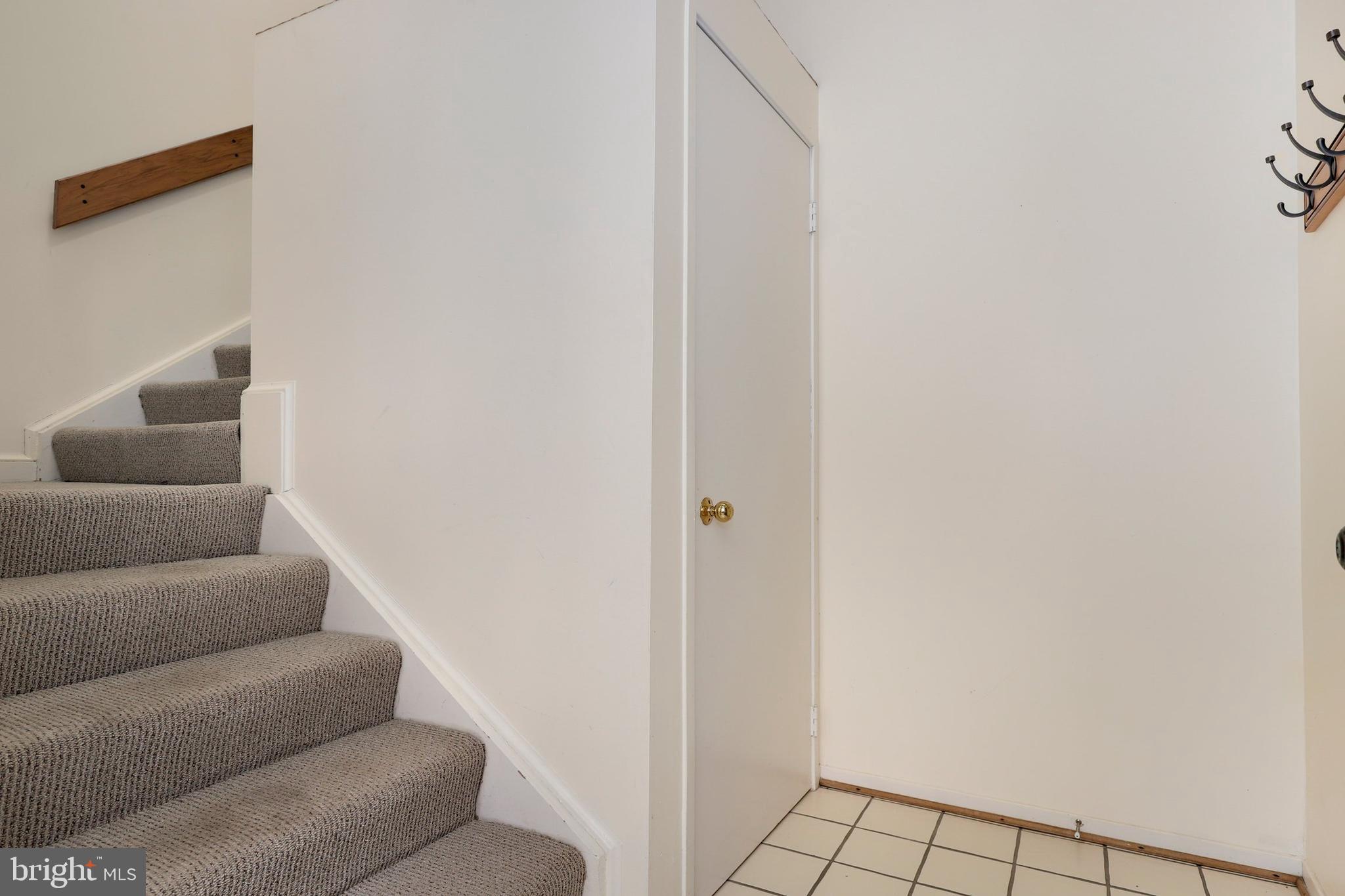 1940 Villaridge Drive Reston, VA 20191 - Photo 3 of 37 Gallery Image 3