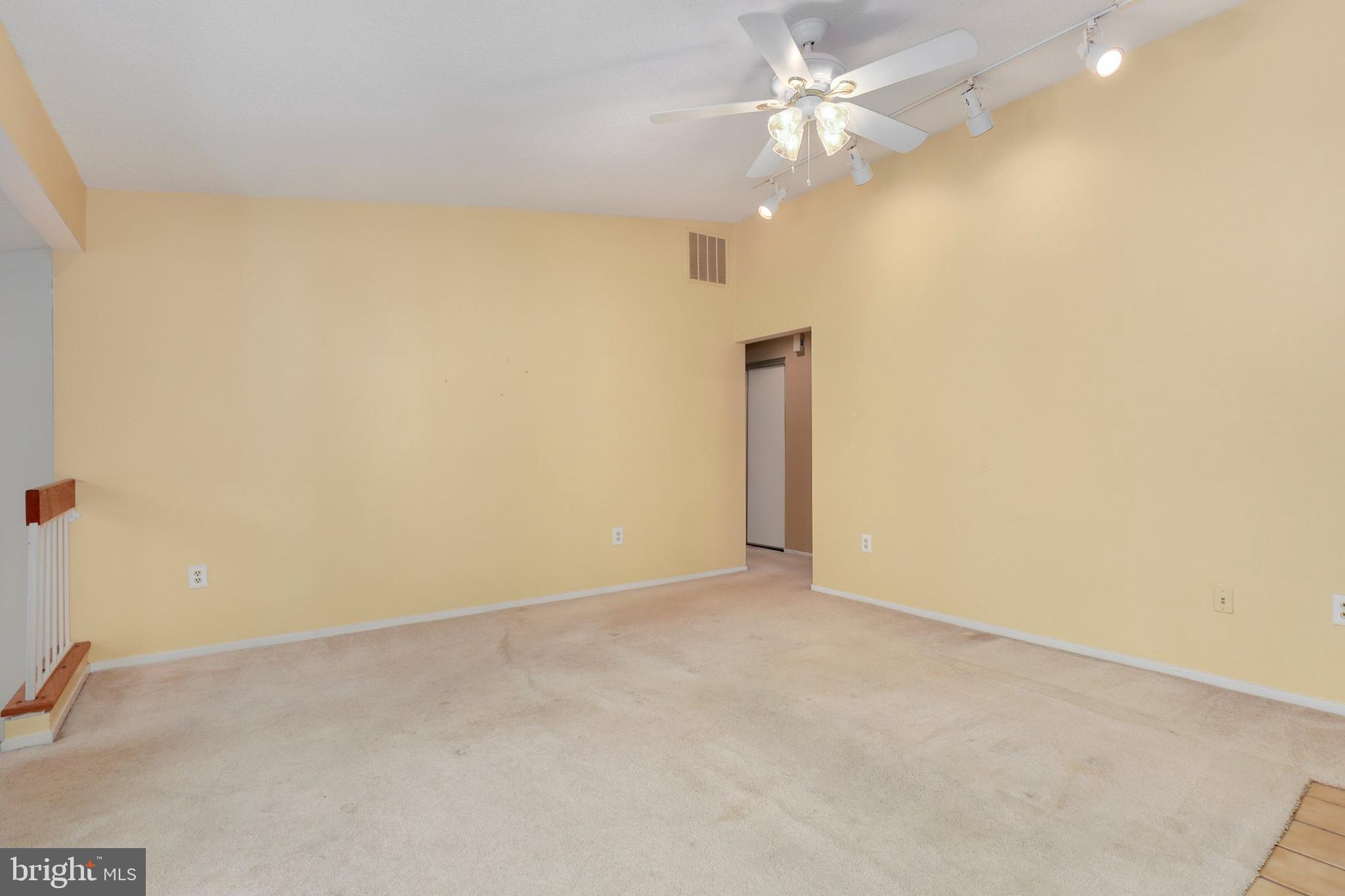1940 Villaridge Drive Reston, VA 20191 - Photo 9 of 37 Gallery Image 9