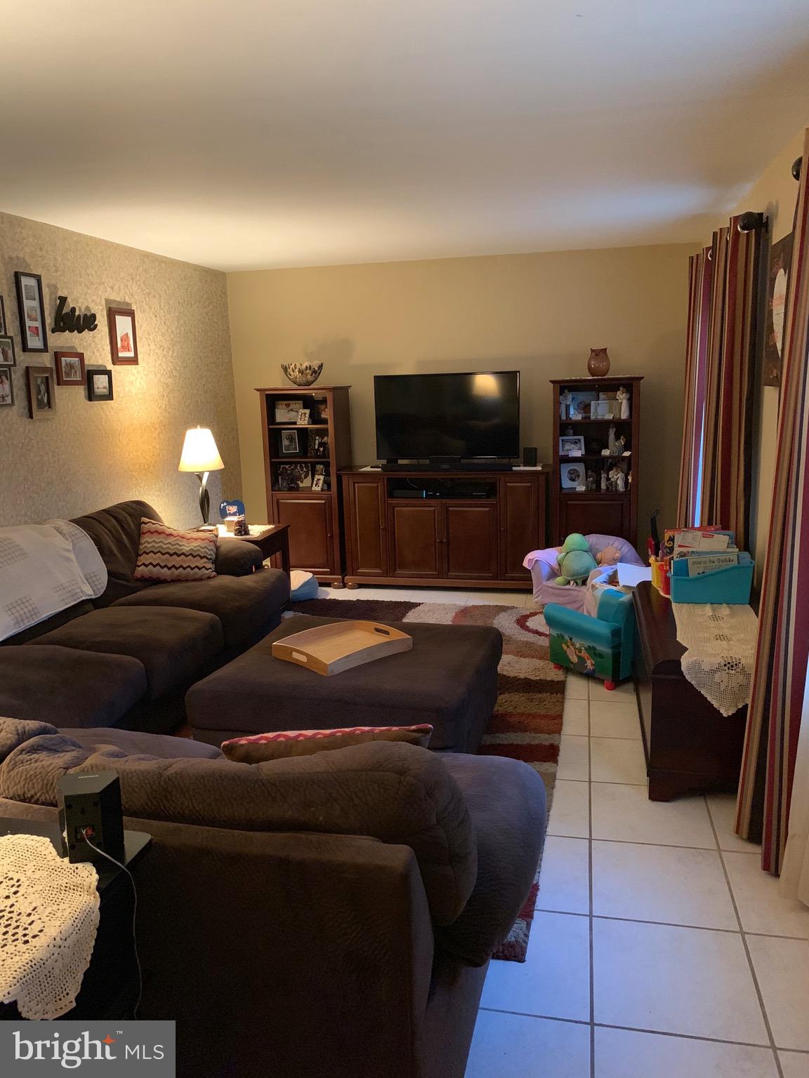 132 Meadowlark Road Stratford, NJ 08084 - Photo 3 of 30 Living Room